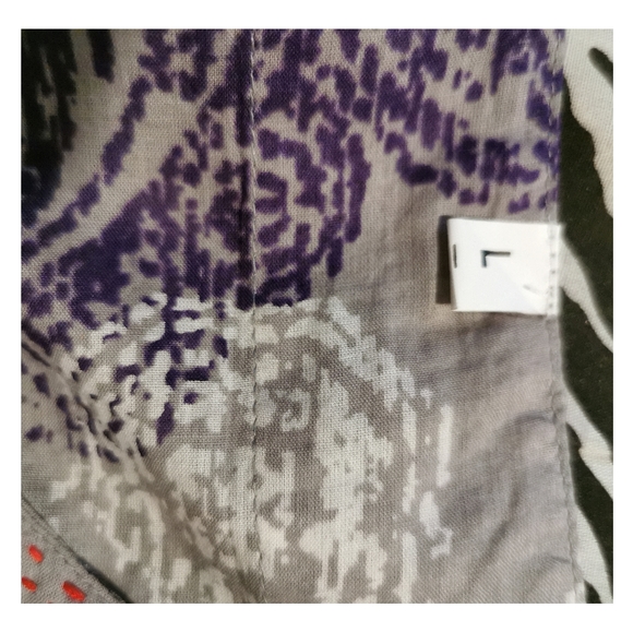 Woman's Tunic - Picture 3 of 4